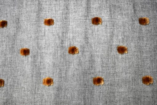 Viskosegewebe graumeliert mit Fellpuscheln – Bild 2